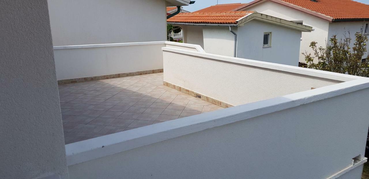 Haus Zarko Lägenhet Vir Exteriör bild